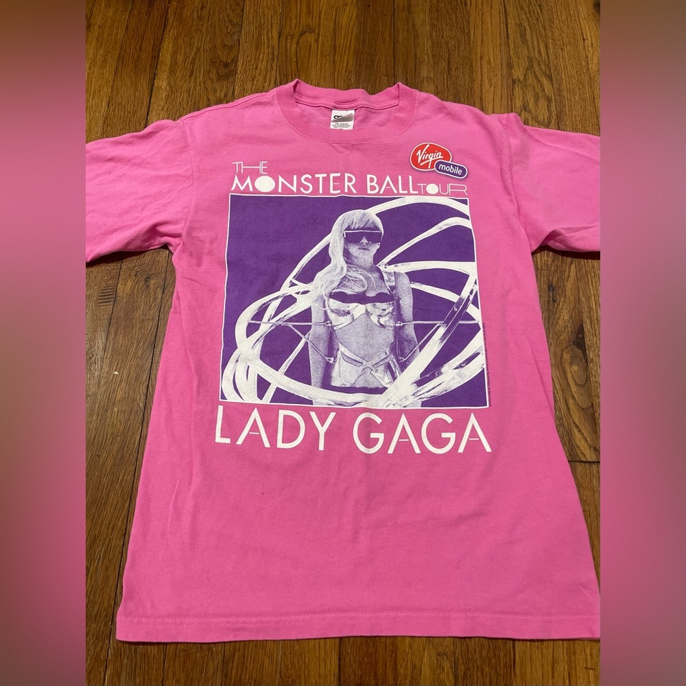 Anvil Pink Graphic Crewneck Tee with White & Purple Print adult unisex size m